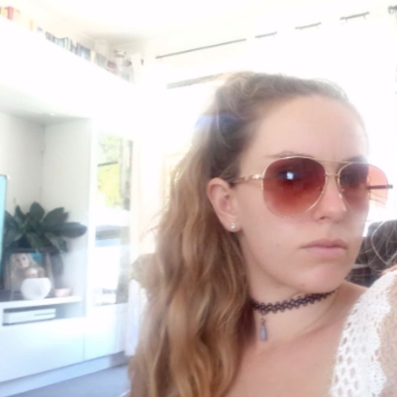 Tinted Lens Aviators, gold bands, unisex - Picture 6 of 6